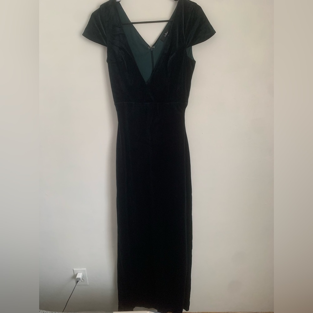 Lulus velvet emerald green dress with slit in back
